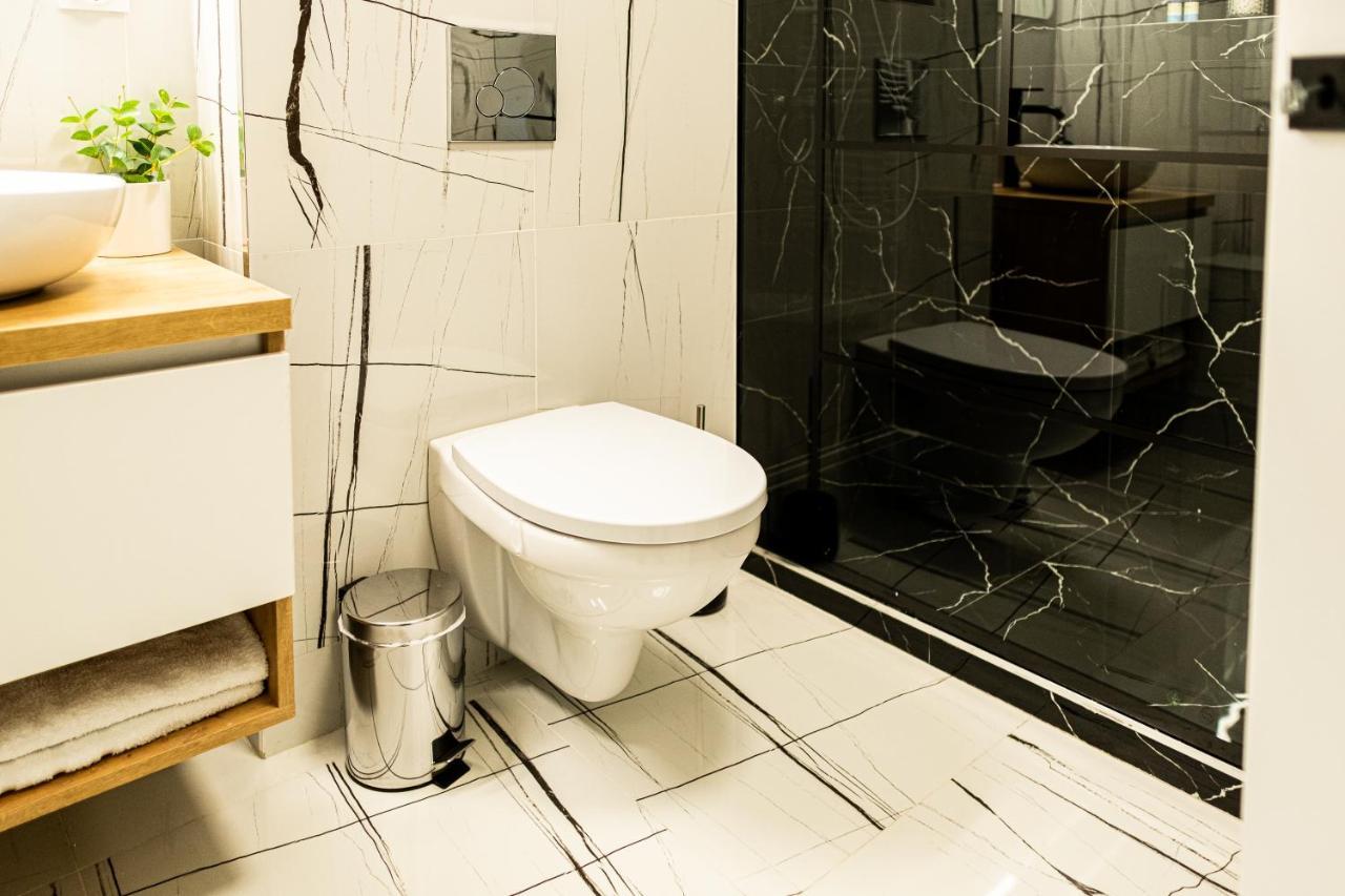 Majo Aparthotel Cluj Napoca Bagian luar foto