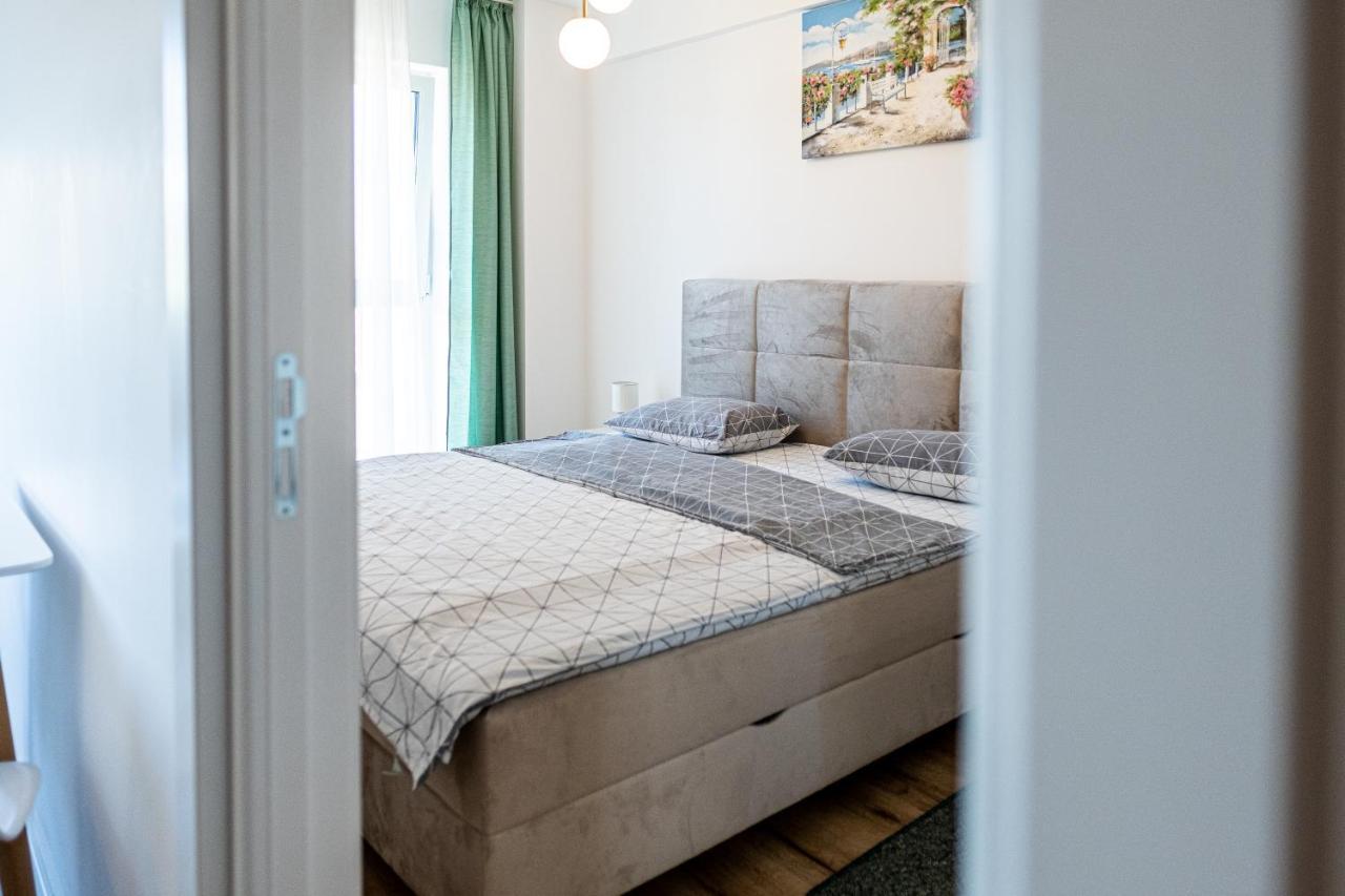 Majo Aparthotel Cluj Napoca Bagian luar foto