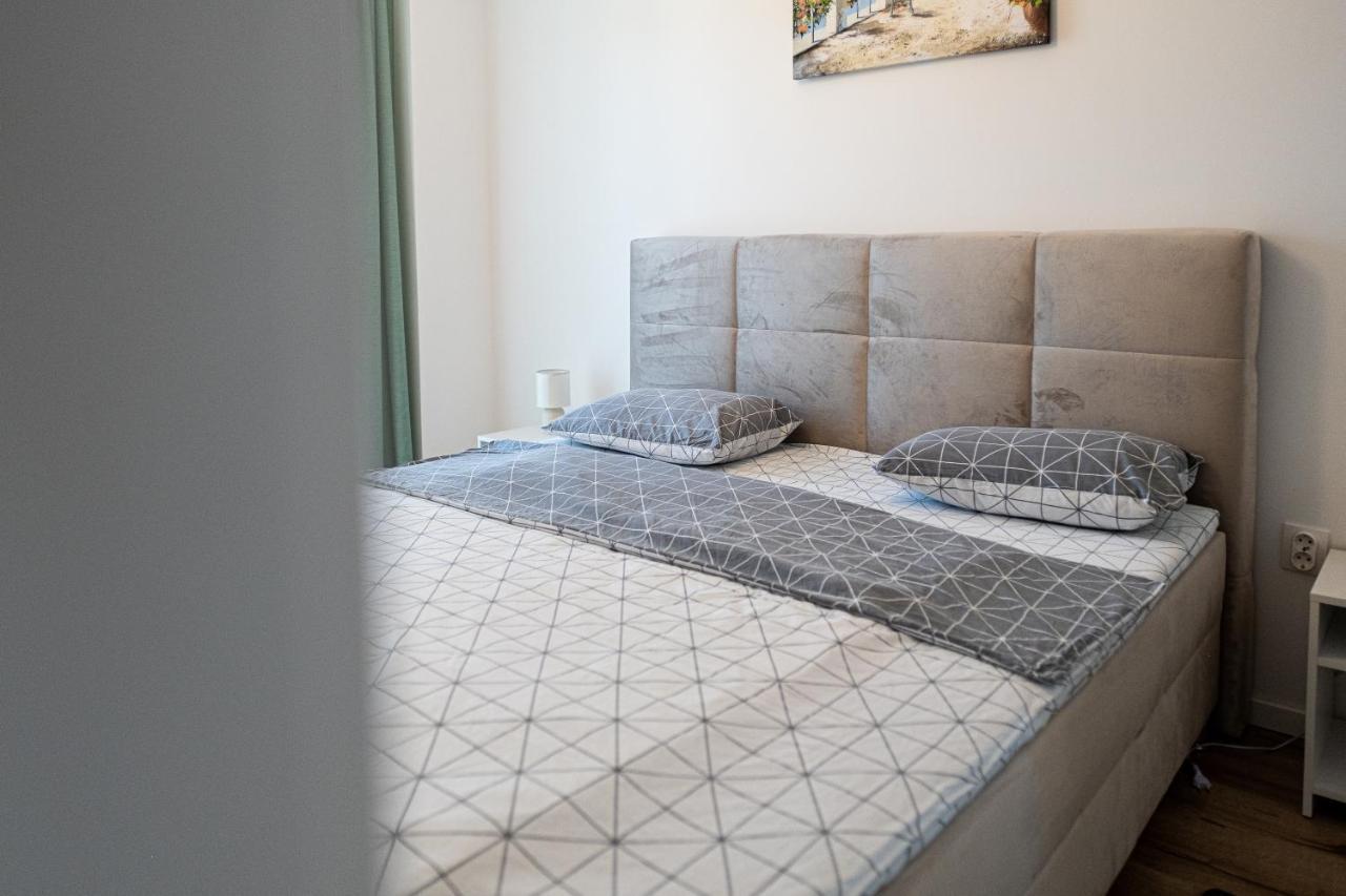 Majo Aparthotel Cluj Napoca Bagian luar foto
